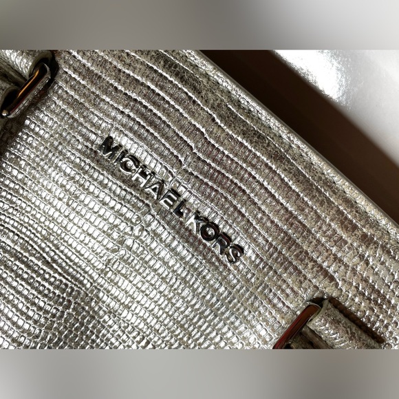 MICHAEL KORS SELMA ZIP SATCHEL - Picture 5 of 7